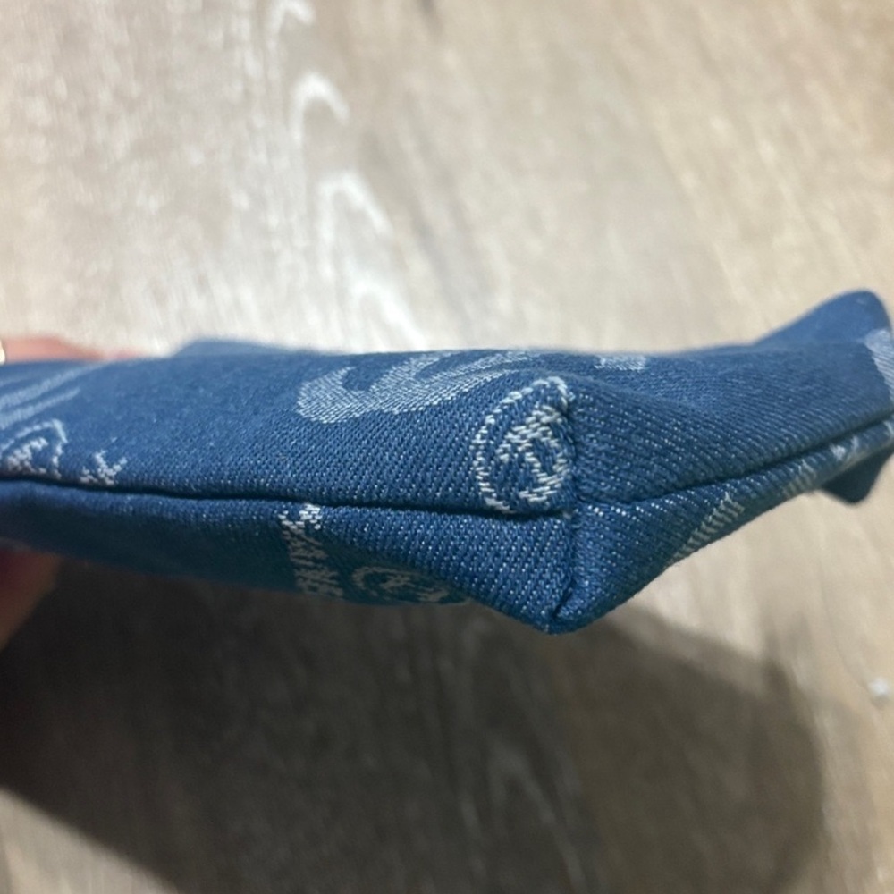 NWT GWP CHANEL DENIM MAKEUP BAG💗💗💗 - Picture 4 of 5
